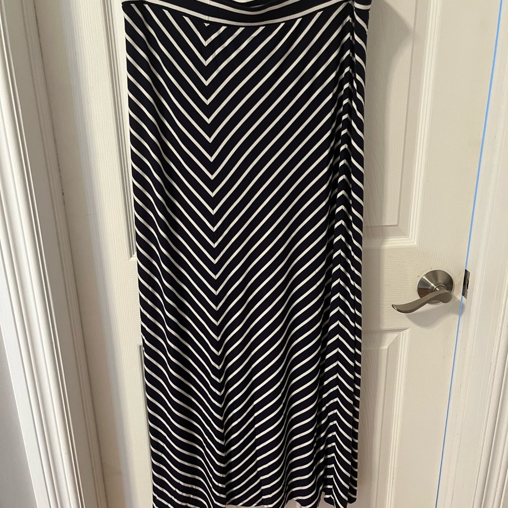 Loft Navy blue and white maxi skirt. Size large.
